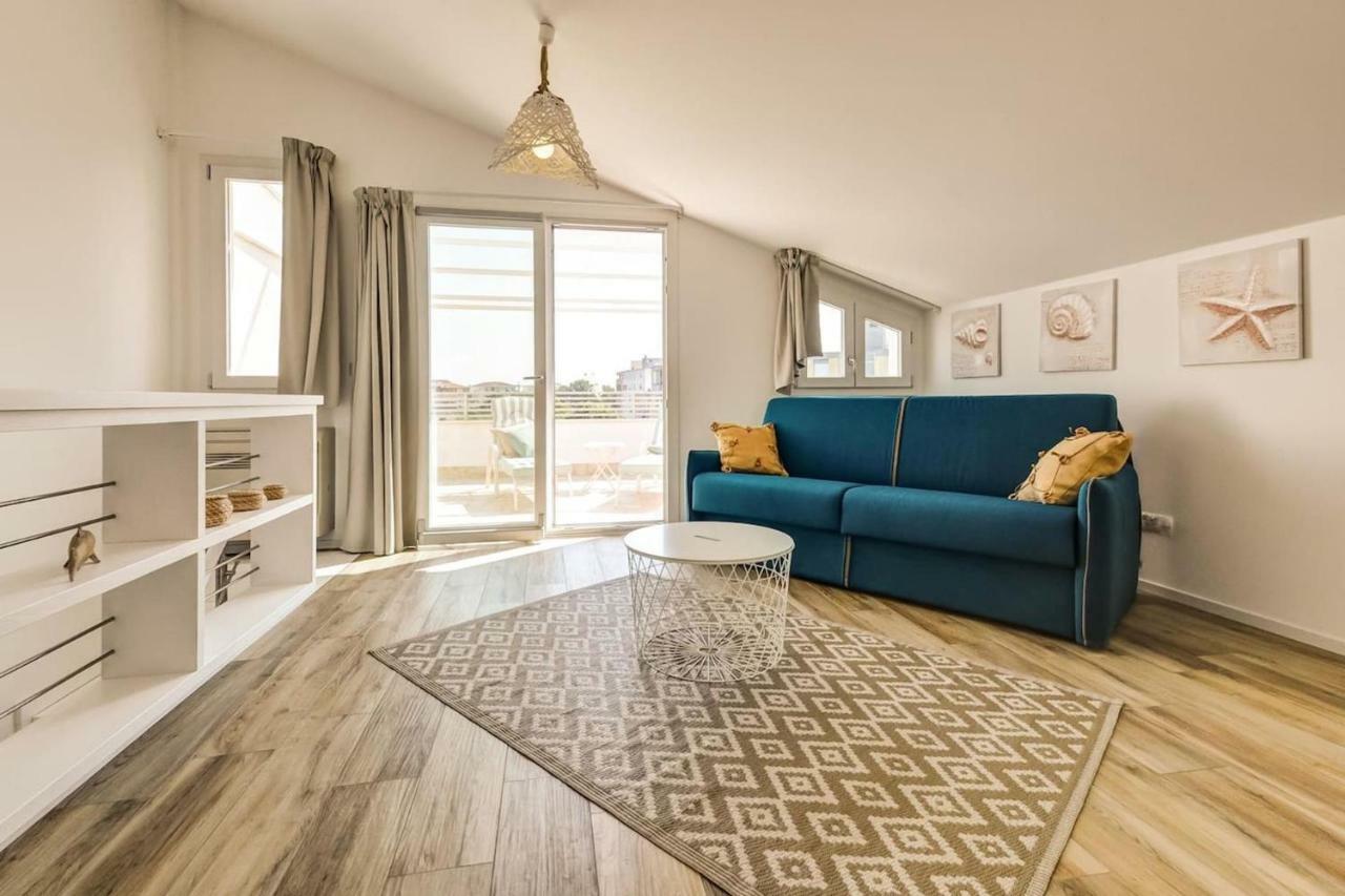Penthouse 104 Sea View -magnolia Holidays Apartment *